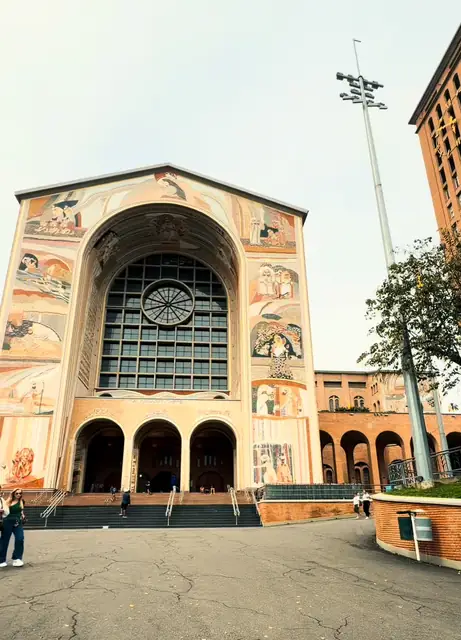 Fachada do Santuário Nacional de Aparecida