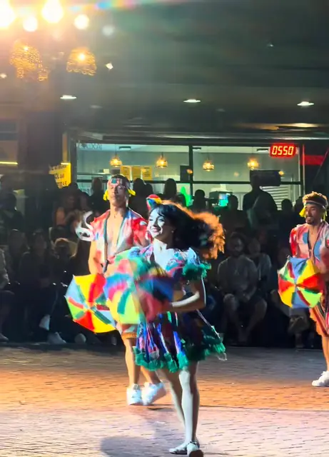 Apresentação de dança típica