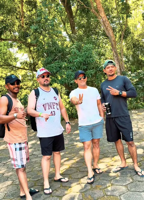 Amigos posando durante a viagem a Lagoa Santa
