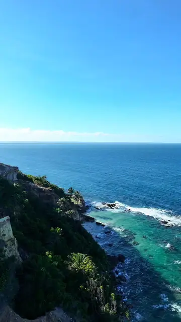 Costa de Morro de São Paulo com mar azul-esverdeado